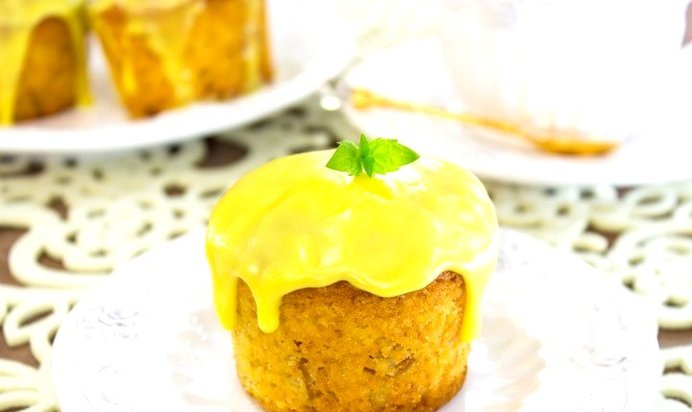 Кексы с курагой и кукурузной мукой