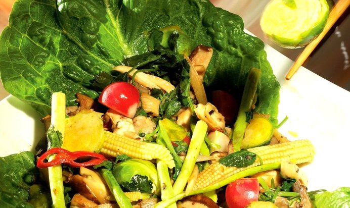 Овощи в рыбно-луковом соусе