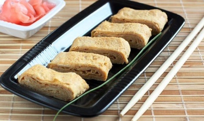 Японский омлет с соевым соусом