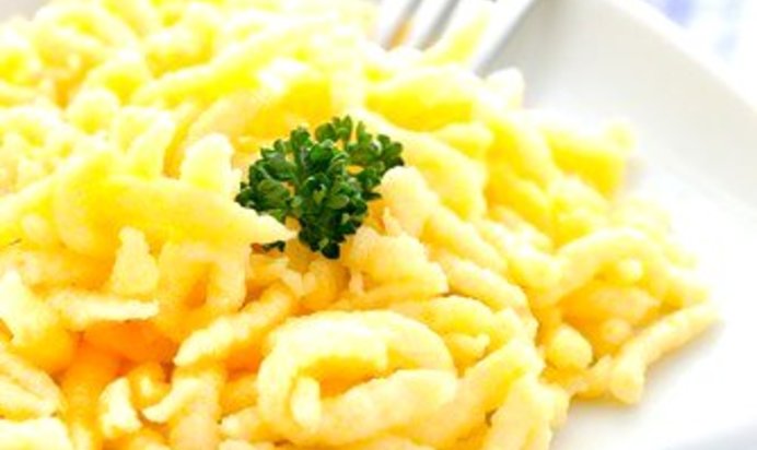 Домашние клецки с черным перцем (Spaetzle)