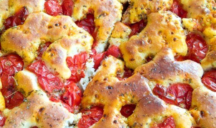 Быстрый хлеб с фетой, черри и базиликом