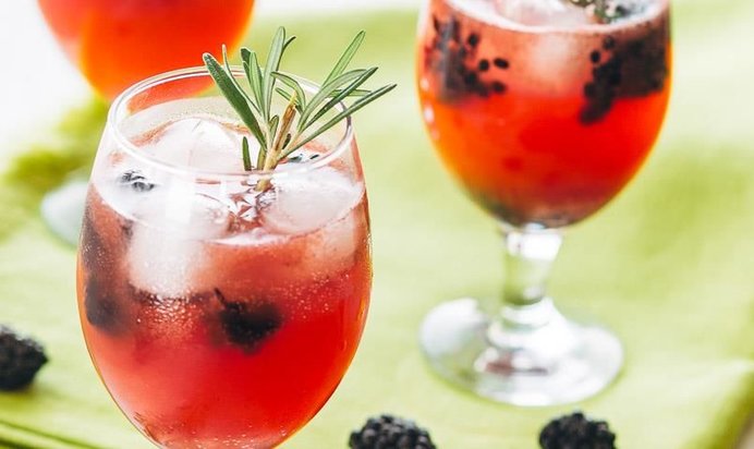 Арбузный лимонад с ежевикой