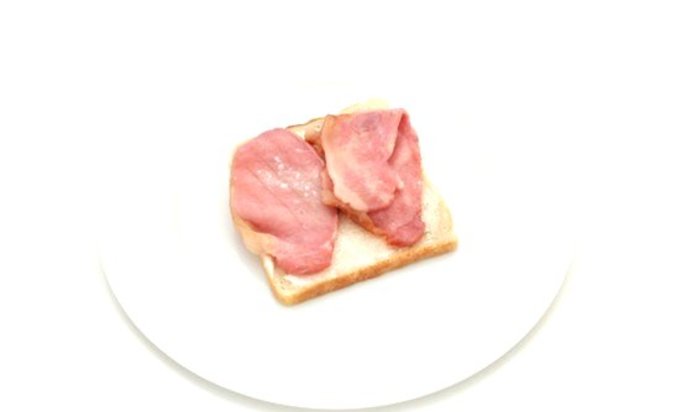 Бутерброды с копченой корейкой под хреном