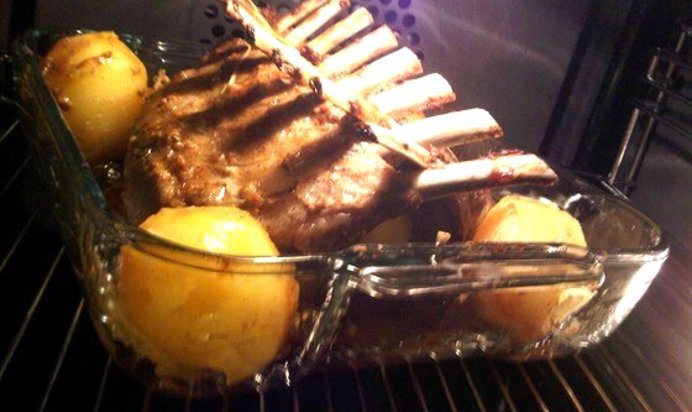 Каре ягренка с картофелем