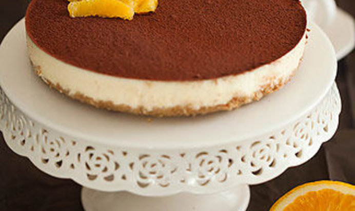 Непеченый торт из черного хлеба с апельсиново-творожным кремом