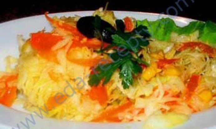 Осенний салат из сладкого перца и капусты