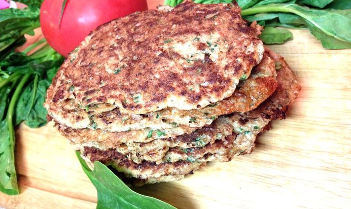 Оладьи из отрубей с творогом и шпинатом