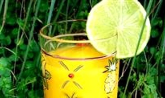 Коктейль из манго и лайма