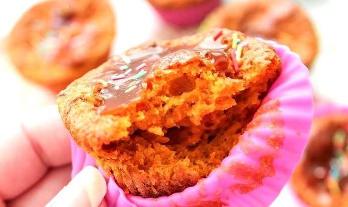 Морковные маффины с ягодами годжи