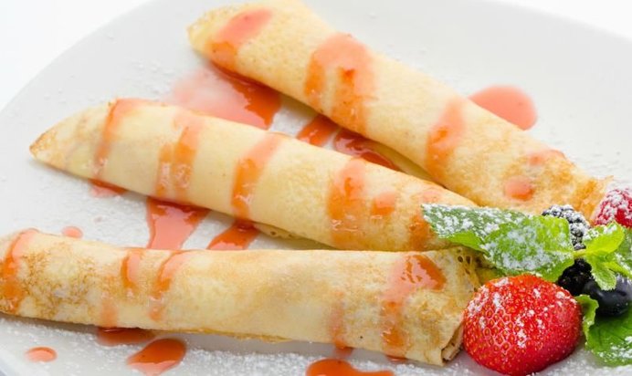 Блинчики со сливочным сыром и ягодами