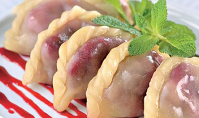 Вареники с вишней на ледяной воде