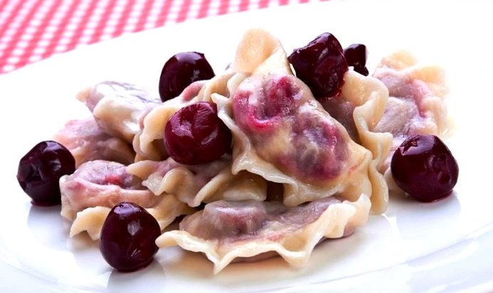 Вареники с вишней на кефире