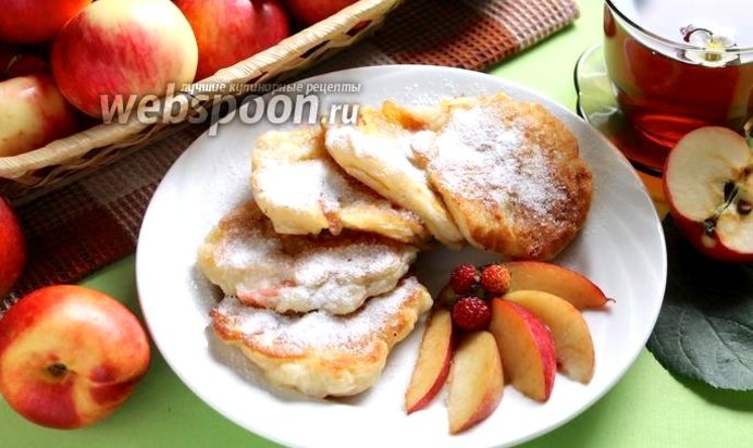 Оладьи с фруктами