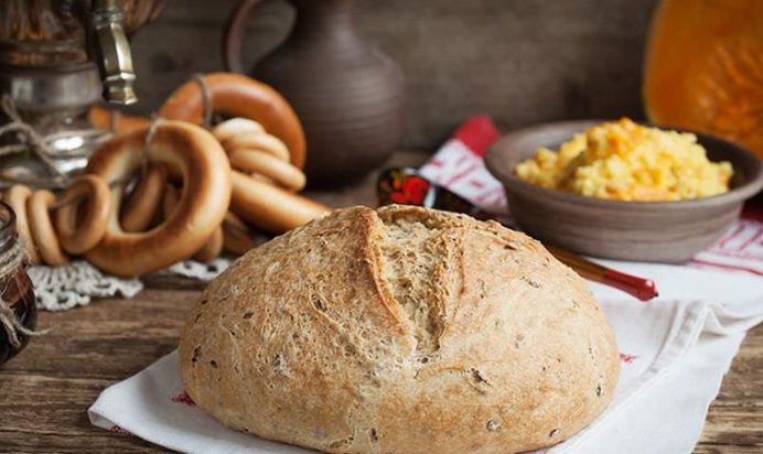 Хлеб с цельнозерновой мукой и семенами льна