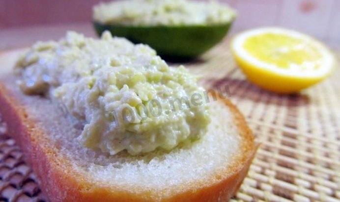 Паста из авокадо для бутербродов