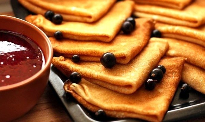 Тонкие блины на кефире с кипятком