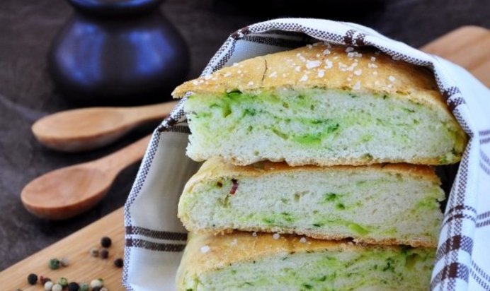 Фоккача с водорослями по-венециански