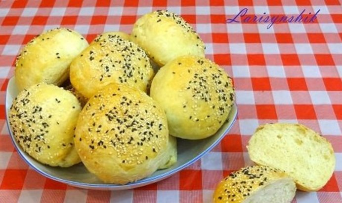 Хлебные булочки с кунжутом