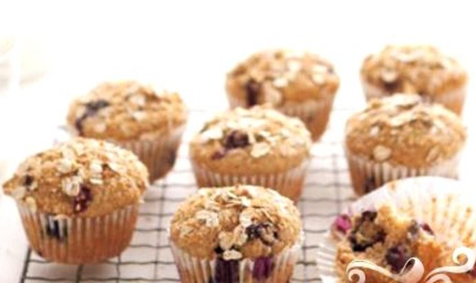 Маффины с овсяными хлопьями и черникой