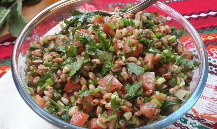 Табуле с перловкой