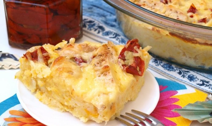 Овощная запеканка с куриным филе и вялеными помидорами