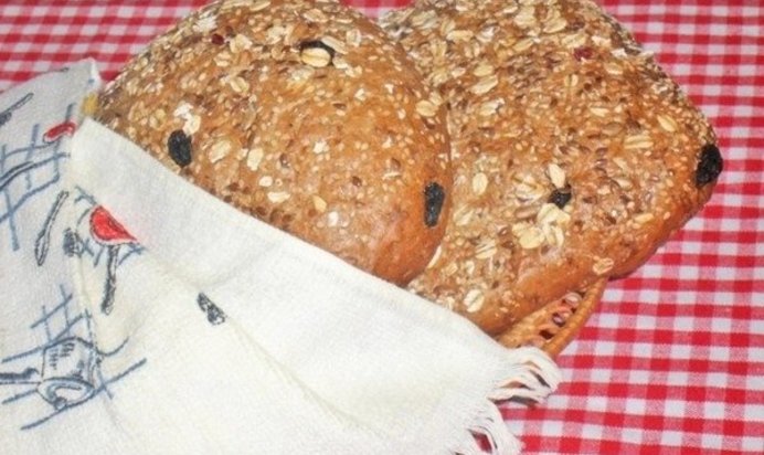 Хлеб с хлопьями и отрубями