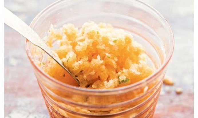 Гранита с абрикосами и белым вином