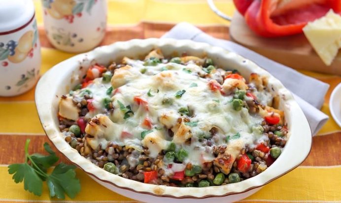 Запеканка из чечевицы и курицы