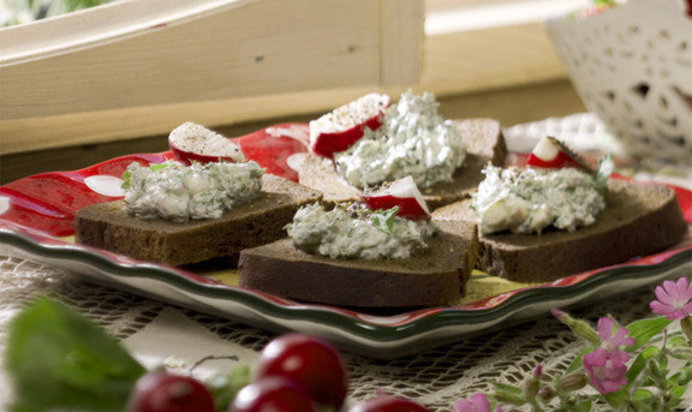 Бутерброд с творожной пастой