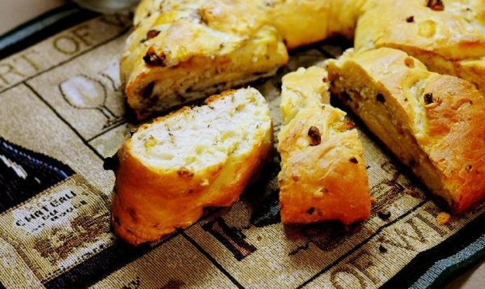 Луково-ореховый хлеб