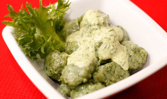 Картофельные клецки со шпинатом