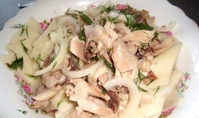 Бешбармак из курицы в мультиварке