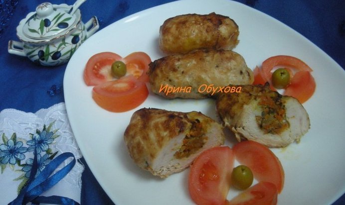 Рулетики из куриного филе в свиной сетке