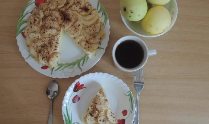 Зимняя творожная запеканка с яблоками и корицей