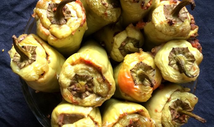 Фаршированный перец болоньезе с зеленой гречкой