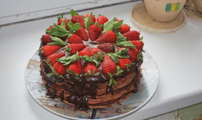 Клубнично-шоколадный торт