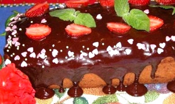 Кекс с клубникой