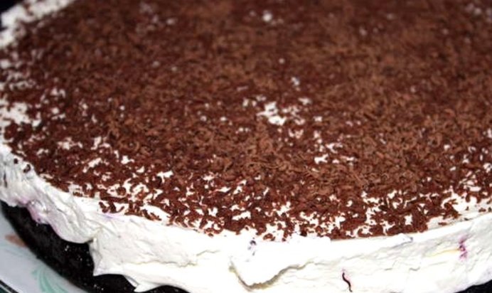 Торт с черничным вареньем