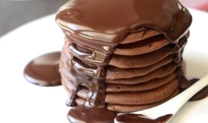 Быстрые шоколадные оладьи