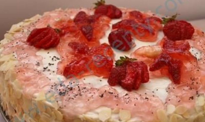 Клубничный торт со сливочным кремом