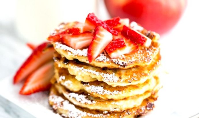 Оладьи с творогом и изюмом