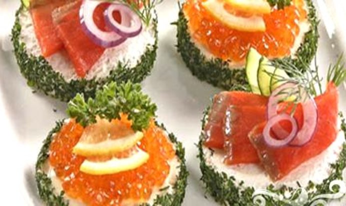 Бутерброды с икрой и рыбой