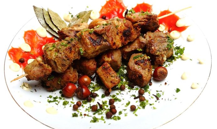 Шашлык свиной в кефире со сладким перцем и луком