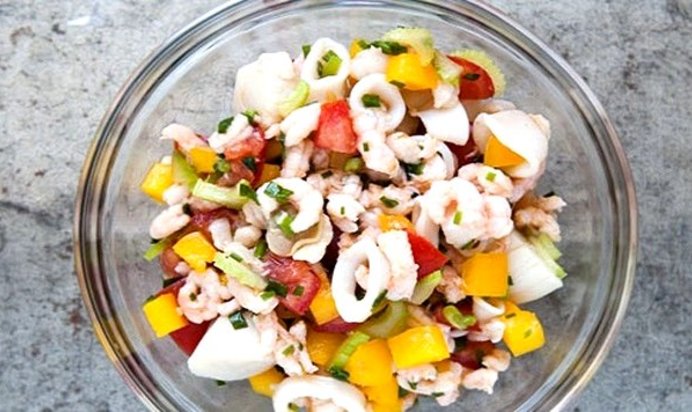 Cалат Морской коктейль с креветками