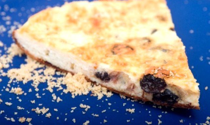 Фокачча с красным виноградом