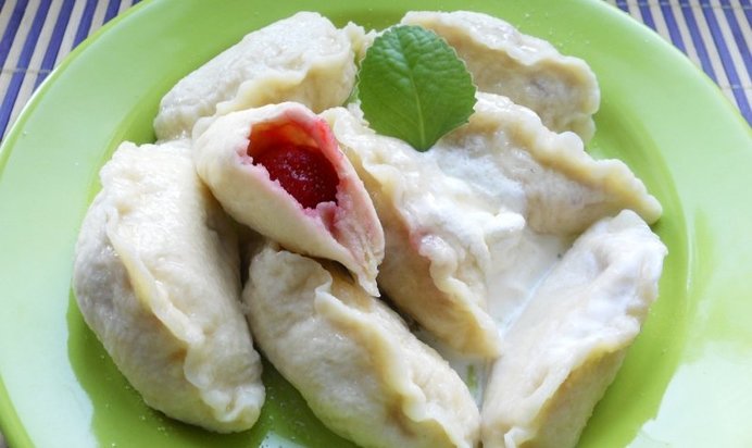 Вареники с клубникой