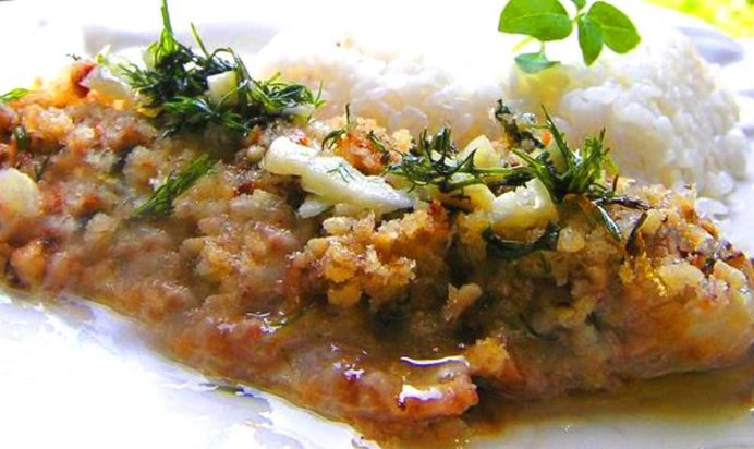 Лимонная рыба под орехово-хлебным штрейзелем