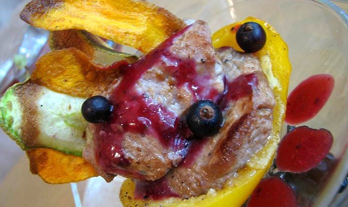 Медальон свиной в смородиновом соке