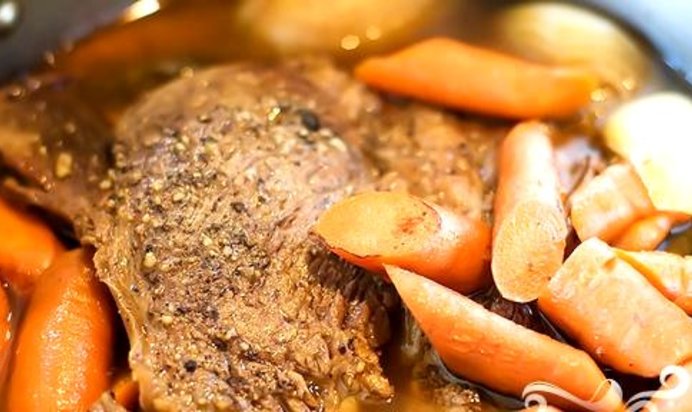 Жаркое из говядины и моркови с вином
