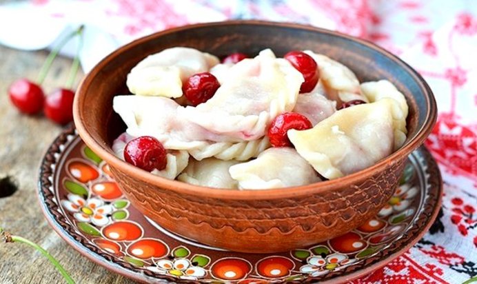 Вареники с вишнями (заварное тесто)